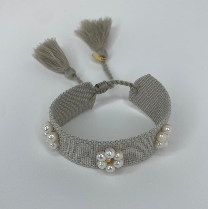 Medium Gray W/ 3 Daisy Pearls Flowers