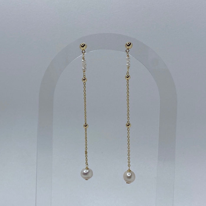 Gold W/ 3 Small Pearls & 2 Gold Beads