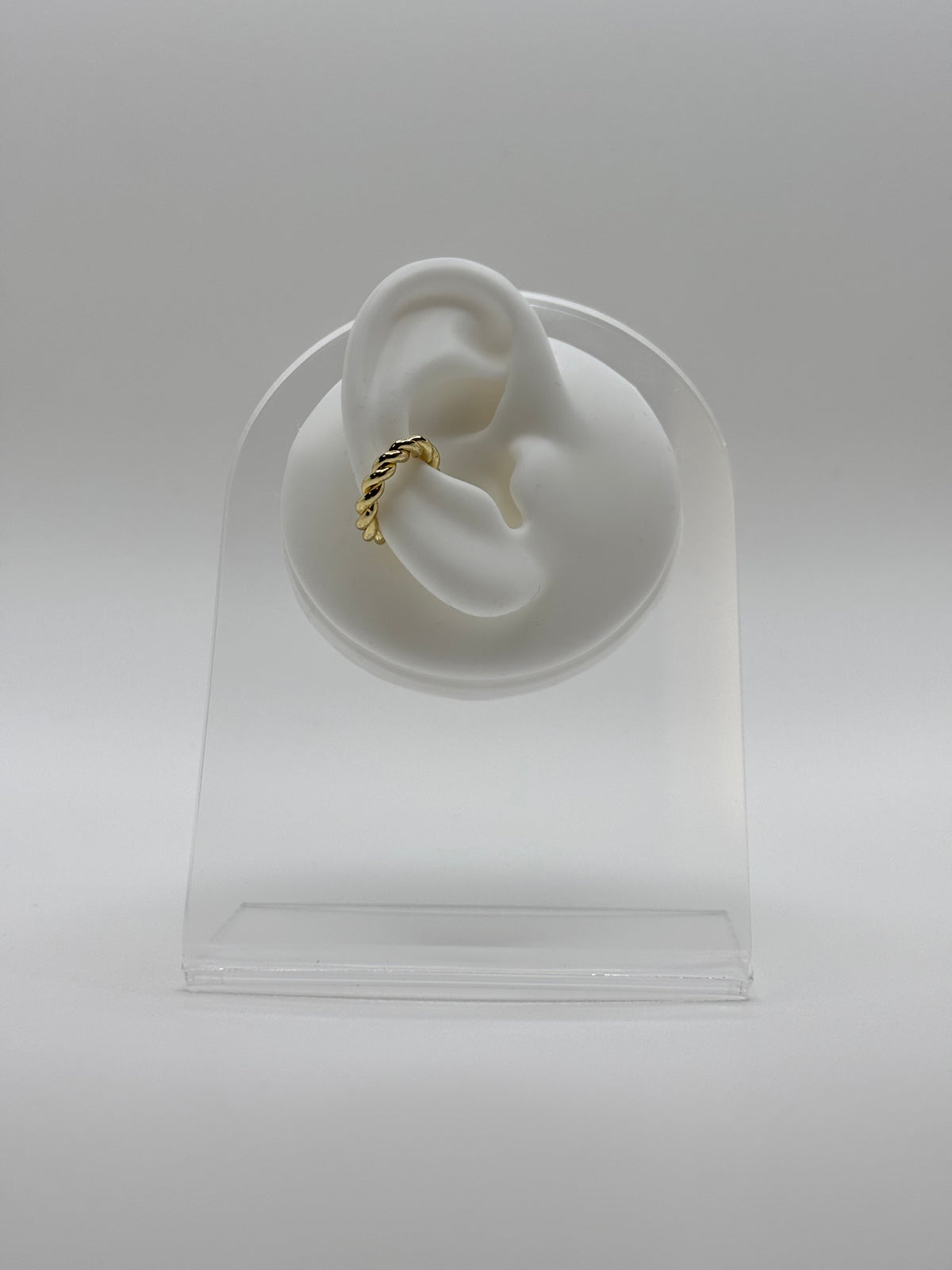 Gold Thin Twisted Ear Cuff