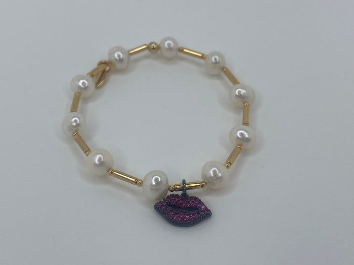 Pearls & Gold W/ Shiny Lip