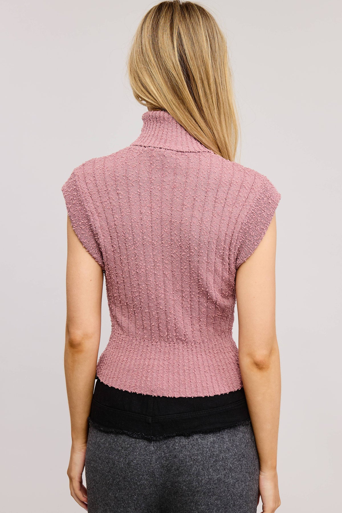 SLEEVELESS TURTLENECK SWEATER TEXTURED TOP