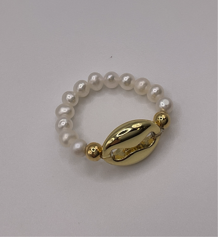 Elastic Pearl W/ Gold "Gucci" Charm