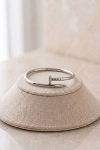Classic Nail-Design Bangle