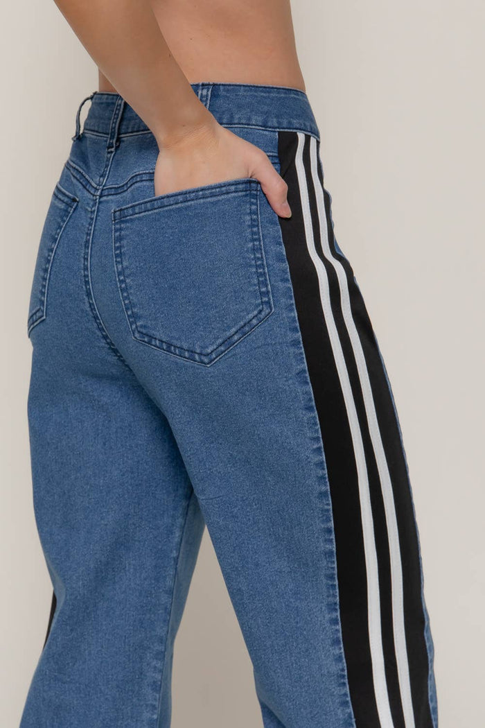 Side Contrast Straight Fit Denim Pants
