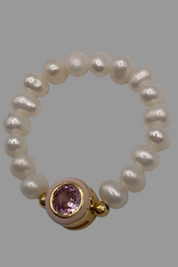 Elastic Pearl Ring W/ Hearts & Circles