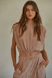 Woven Polyester Accordion Pleated Turtle Neck Top