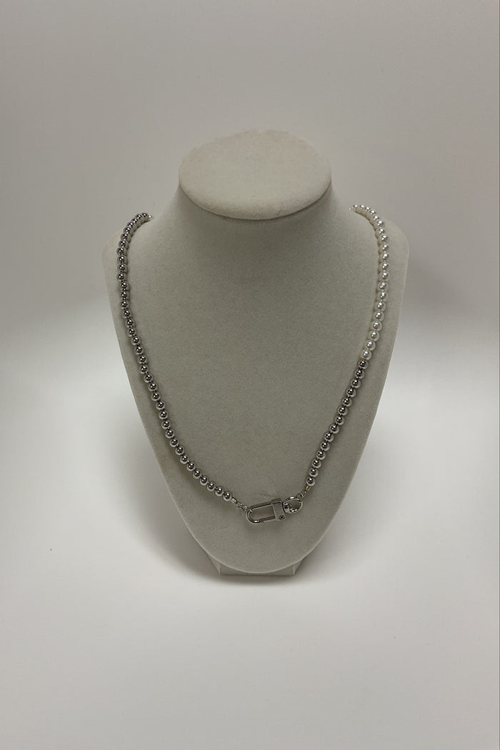 Beaded Mixed Pearl W/ Oval Lobster Claw Claps Necklace