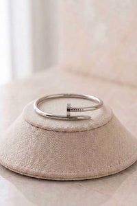 Classic Nail-Design Bangle