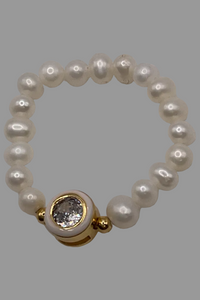 Elastic Pearl Ring W/ Hearts & Circles