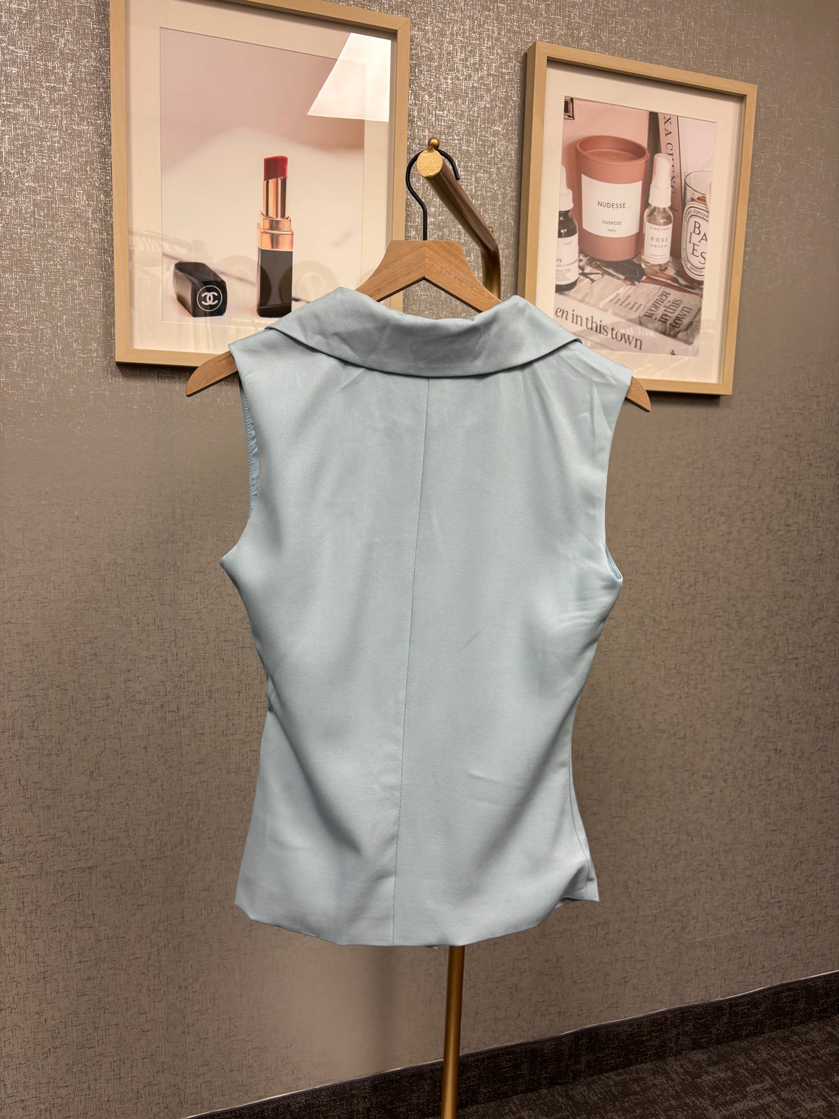 Sleeveless Tailored Blazer W/Side Chain Detail