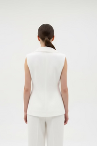 Sleeveless Tailored Blazer W/Side Chain Detail