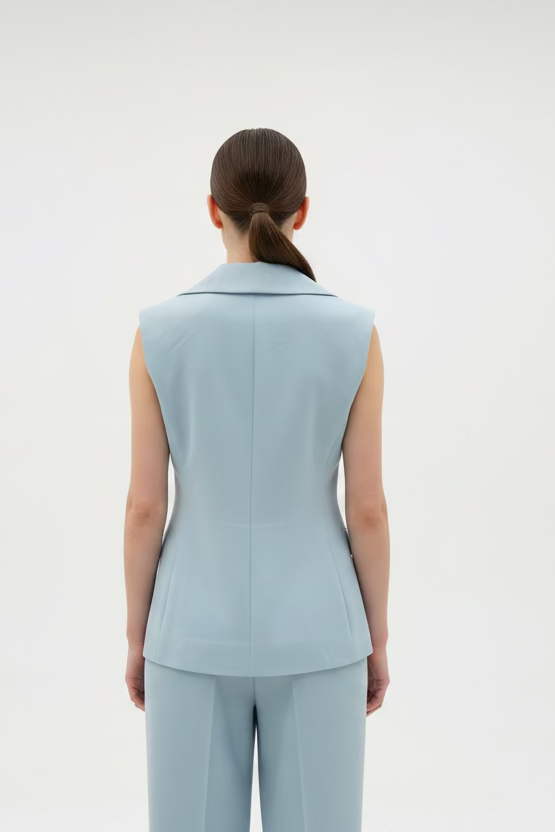 Sleeveless Tailored Blazer W/Side Chain Detail