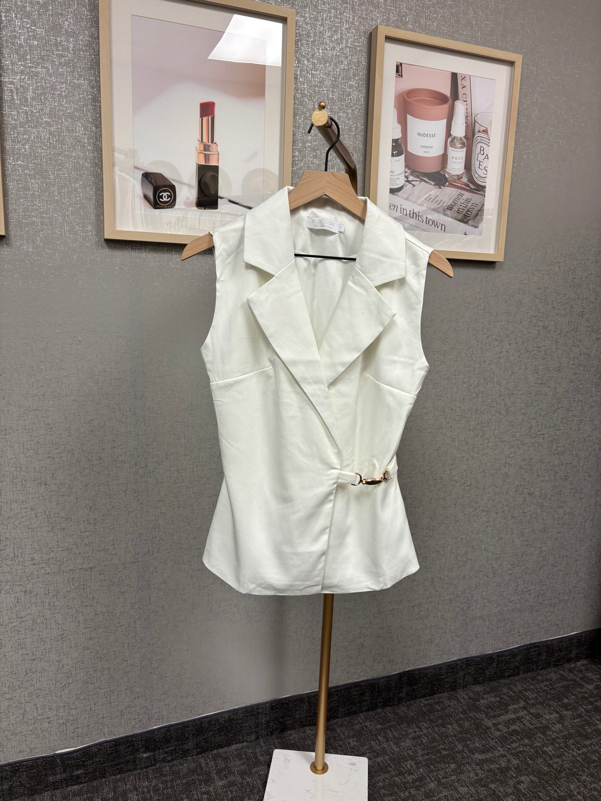 Sleeveless Tailored Blazer W/Side Chain Detail