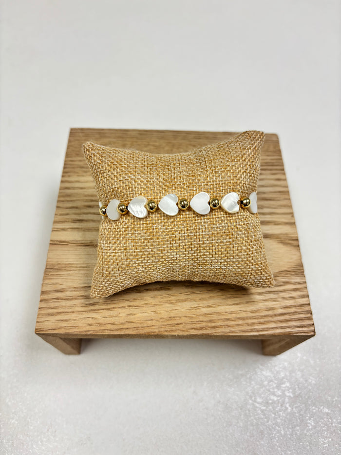 White Hearts Alternate W/Small Beads Bracelet