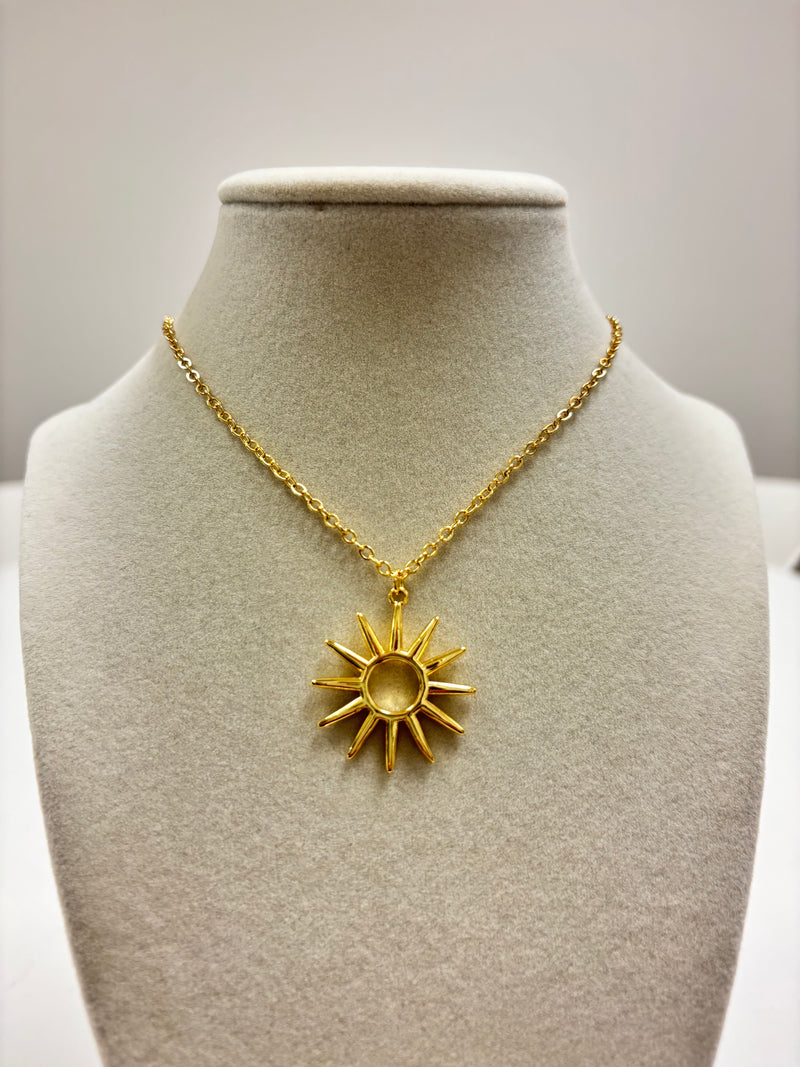 Gold Chain W/Gold Sun Pendant Necklace