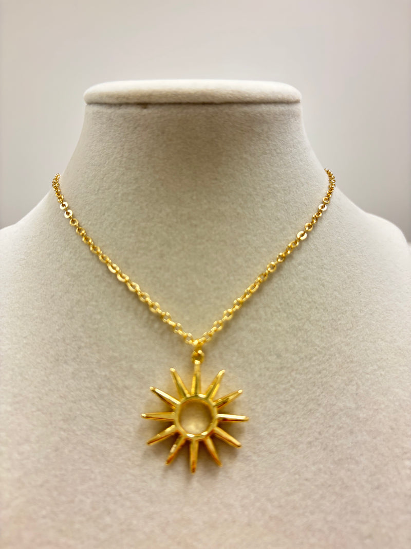 Gold Chain W/Gold Sun Pendant Necklace