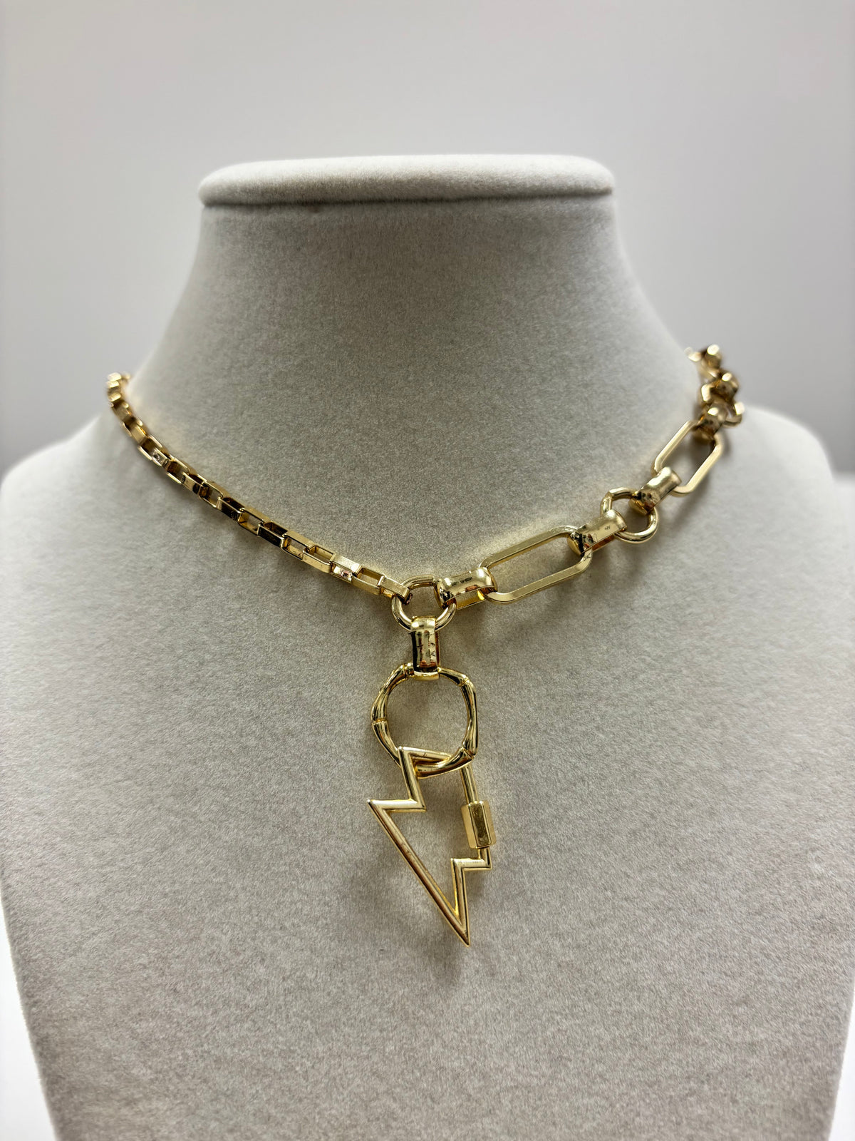 Gold Asymmetrical Chain W/Gold Chunky Star Lighting Pendant Necklace