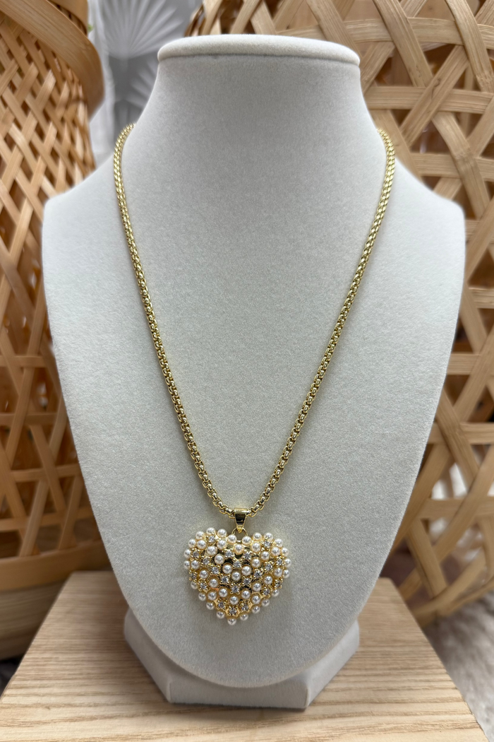 Gold Vintage W/ Big Pearls Heart Chain Necklace