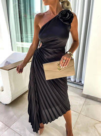 Stylish Sexy Slanted Shoulder Pleated Cut-Out Gown