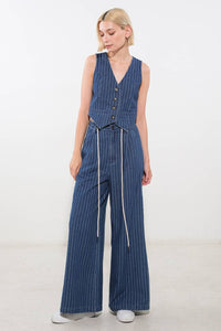 A striped denim pant