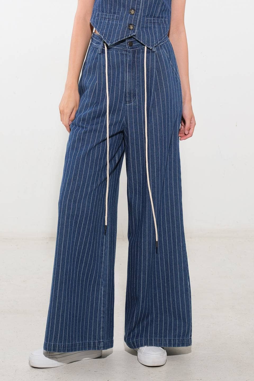 A striped denim pant