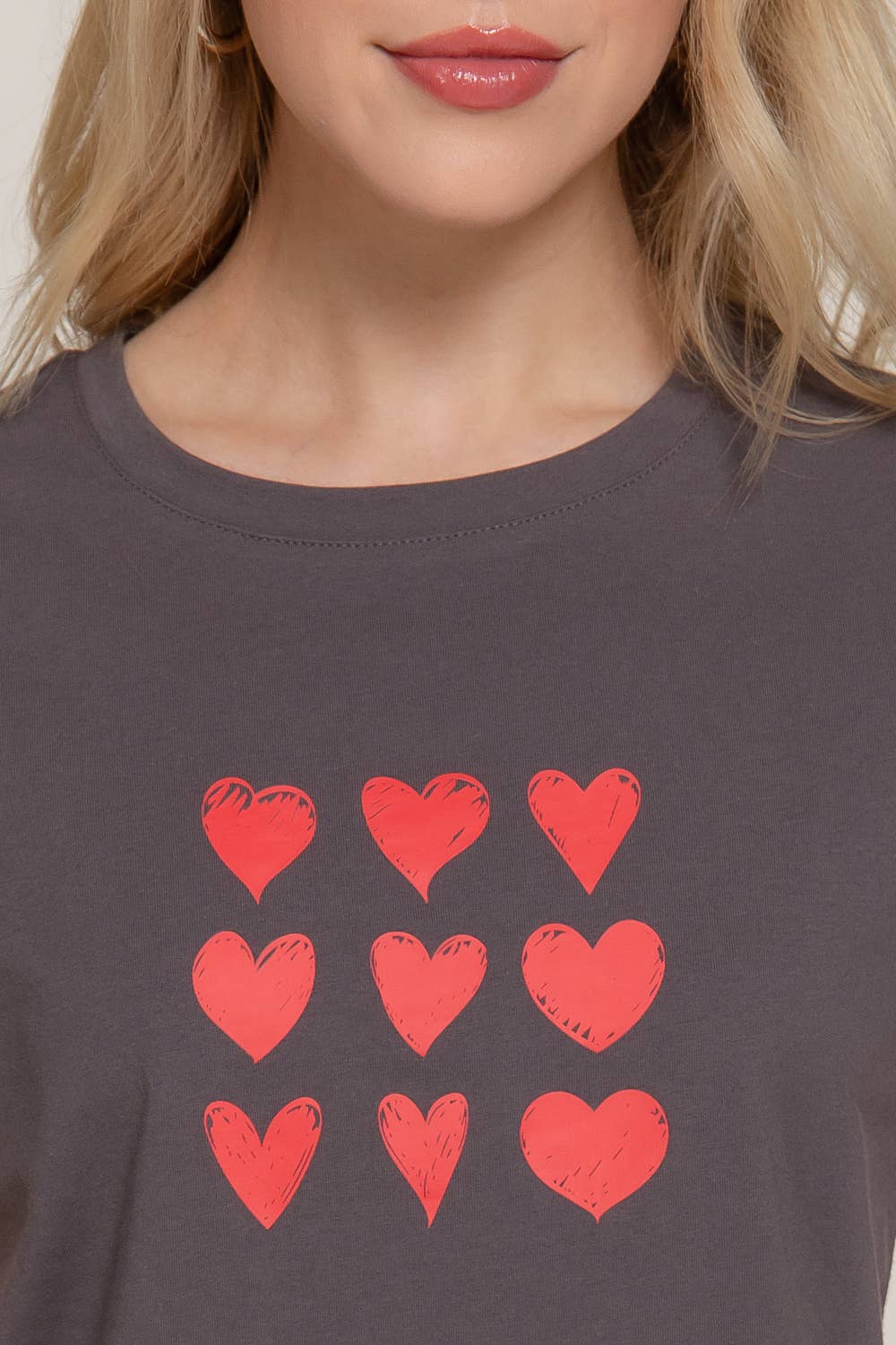 Short Sleeve Crew Neck Heart Printed Knit Tee